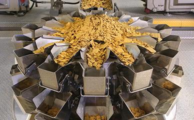 在石田多头秤上称量谷物